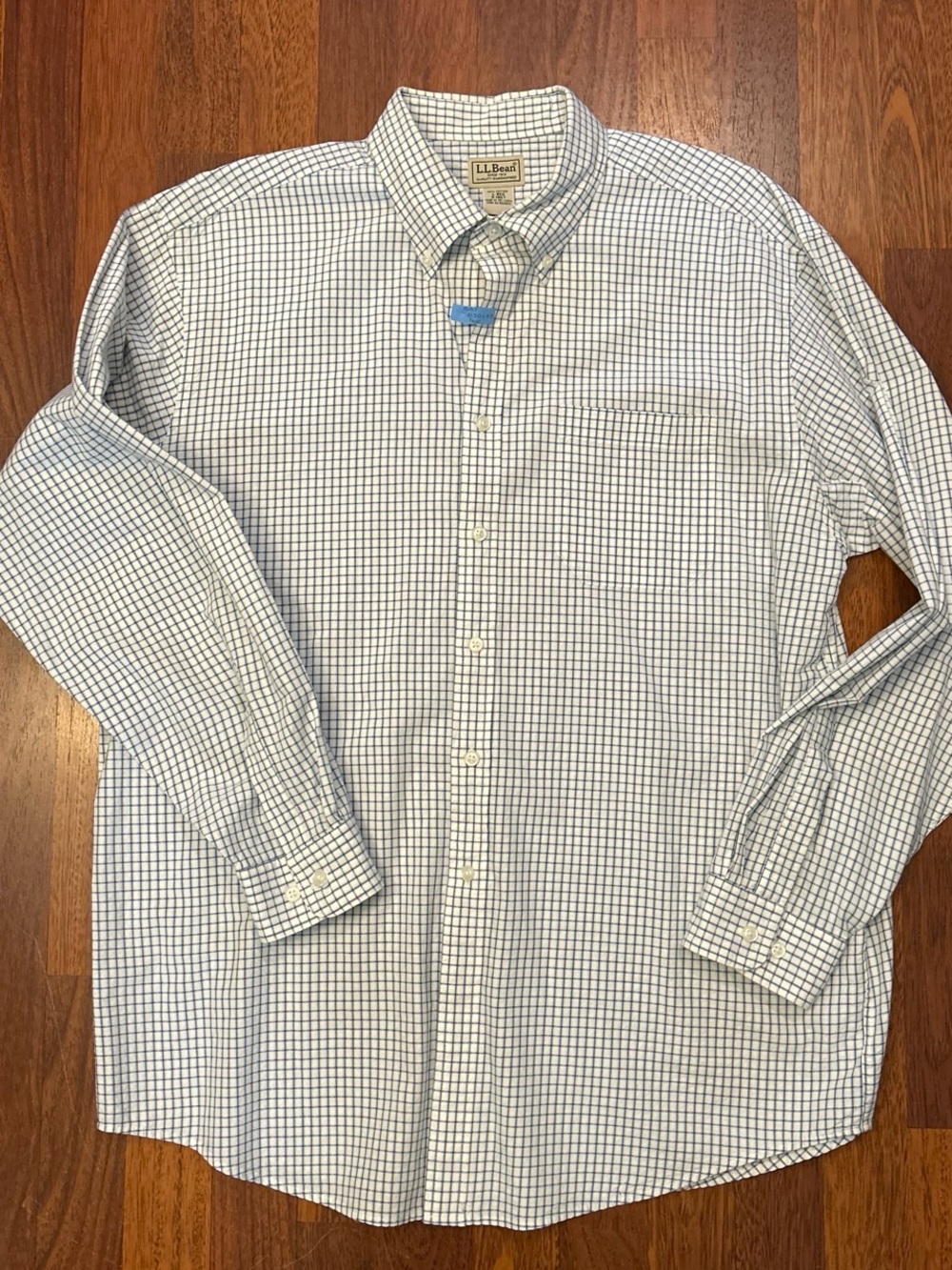 LL Bean Checkered Blue White Button Up Corporate Casual Shirt Size Large